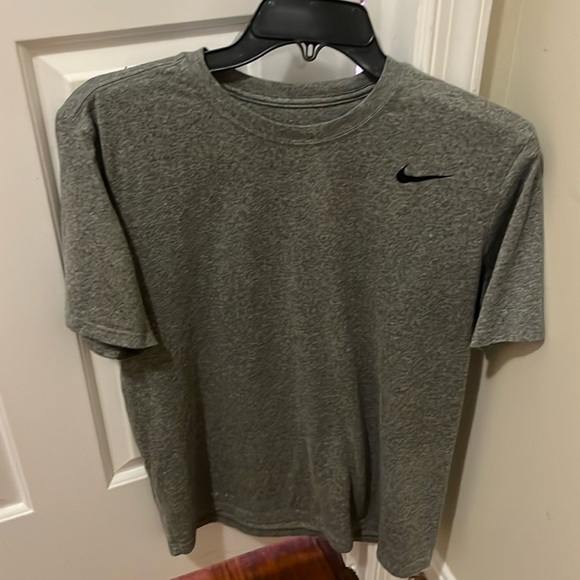 Men’s Nike Dri-Fit Athletic Cut Short Sleeve Tshirt. Size M. - Picture 1 of 6